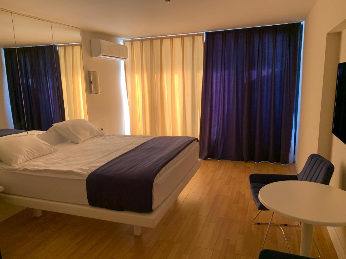 Smart Aparthotel Orbi City Batumi Bagian luar foto