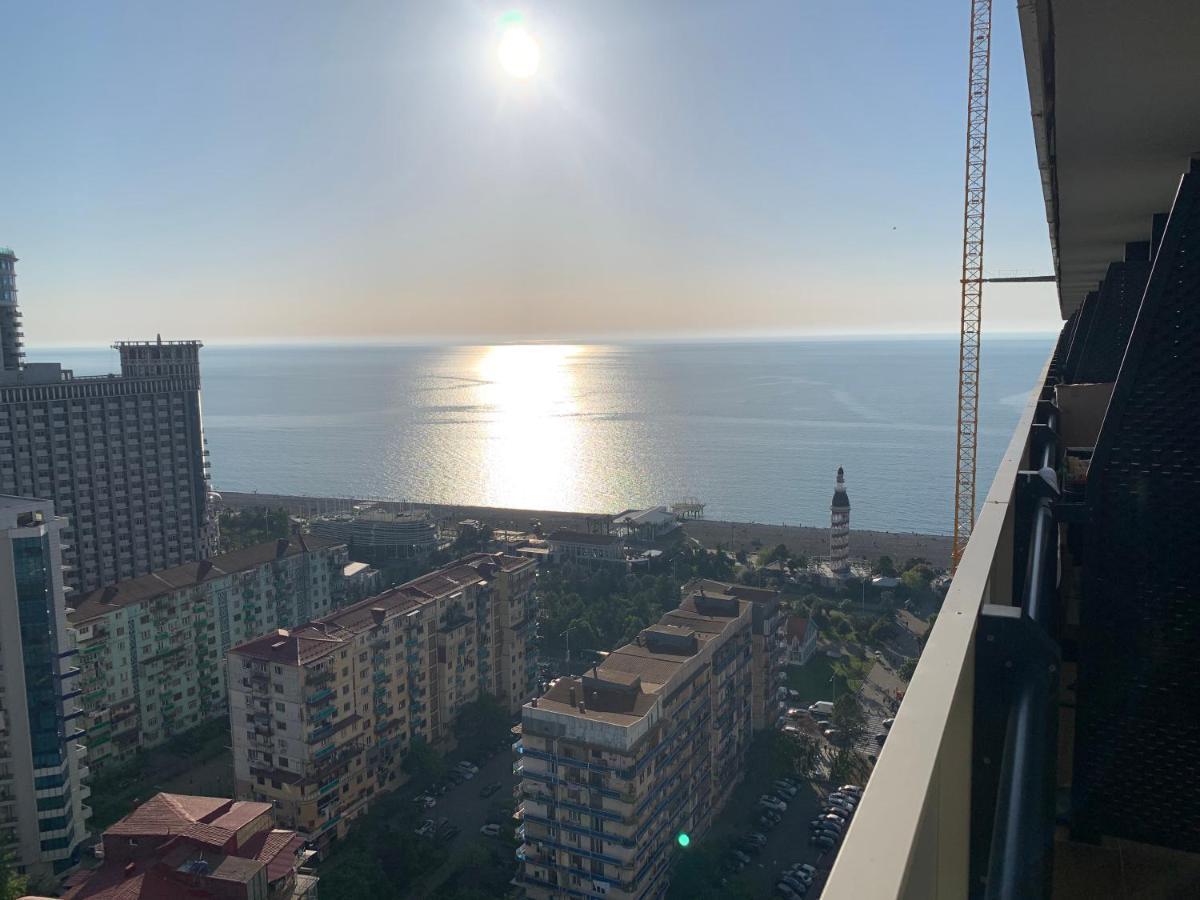 Smart Aparthotel Orbi City Batumi Bagian luar foto