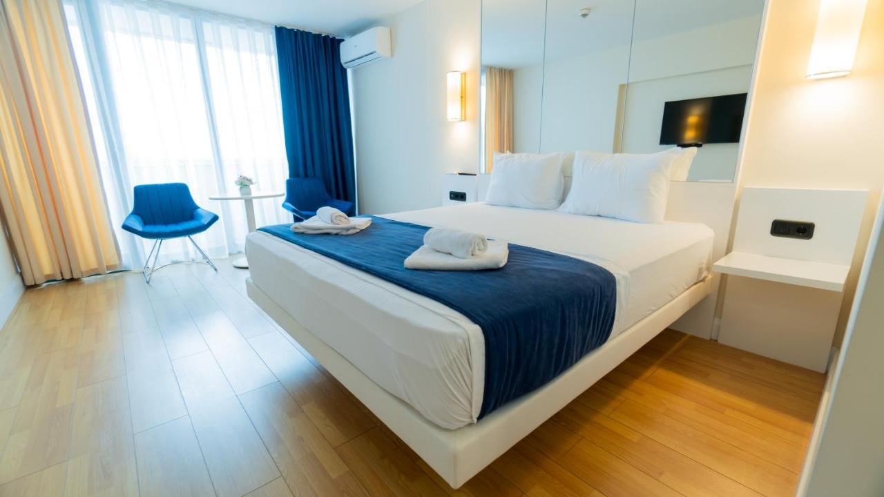 Smart Aparthotel Orbi City Batumi Bagian luar foto