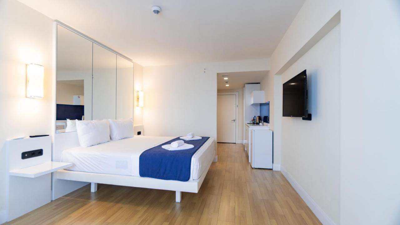 Smart Aparthotel Orbi City Batumi Bagian luar foto