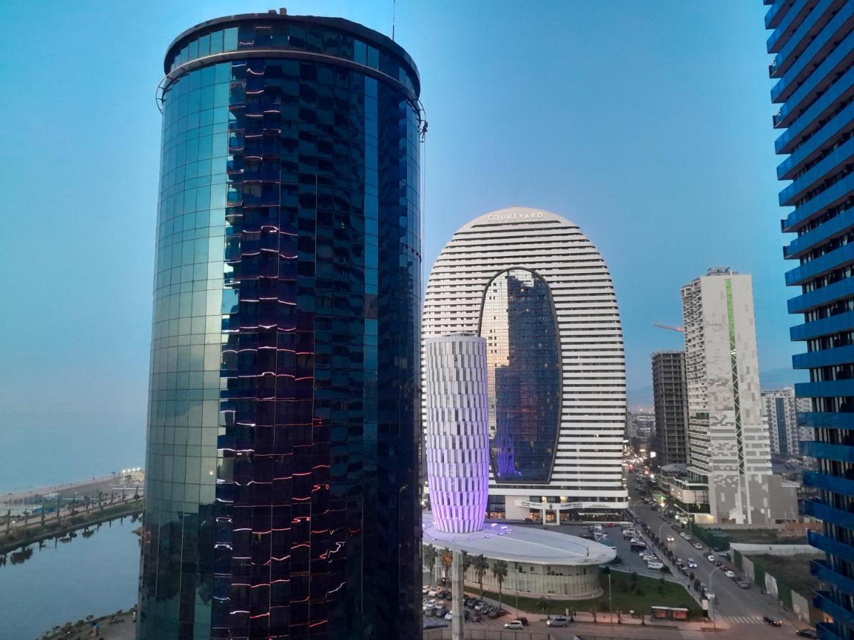 Smart Aparthotel Orbi City Batumi Bagian luar foto
