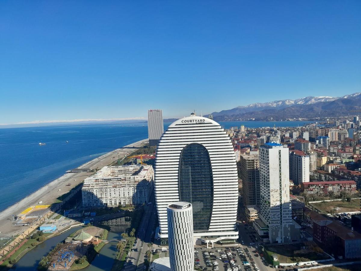 Smart Aparthotel Orbi City Batumi Bagian luar foto
