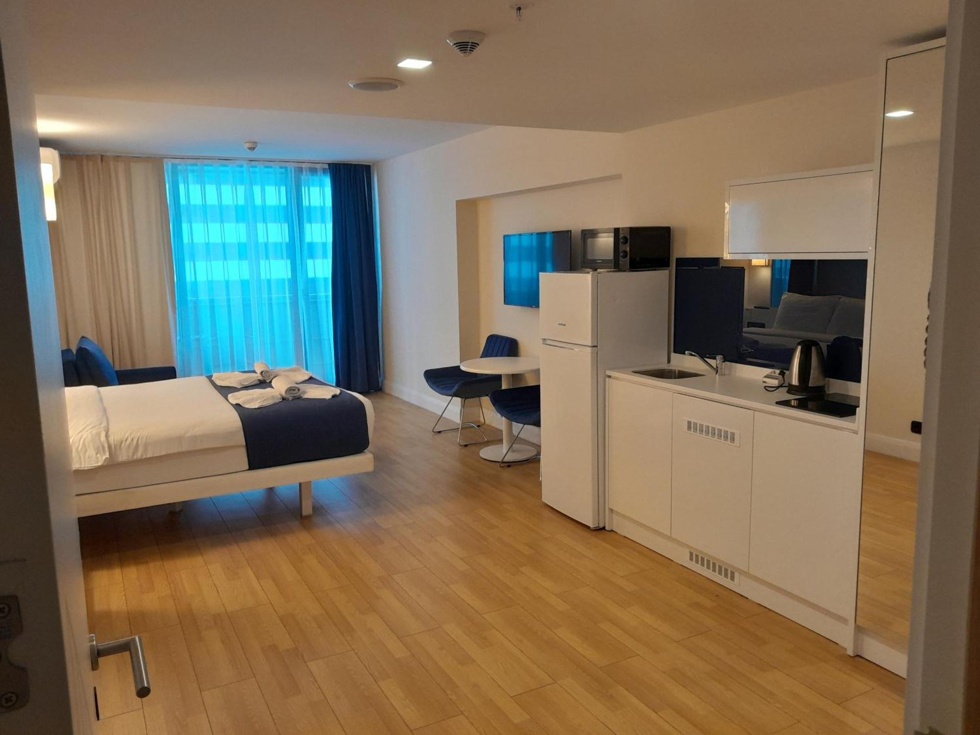 Smart Aparthotel Orbi City Batumi Bagian luar foto