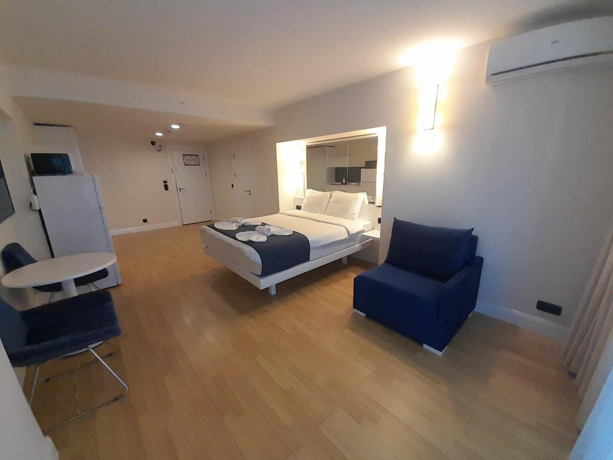 Smart Aparthotel Orbi City Batumi Bagian luar foto