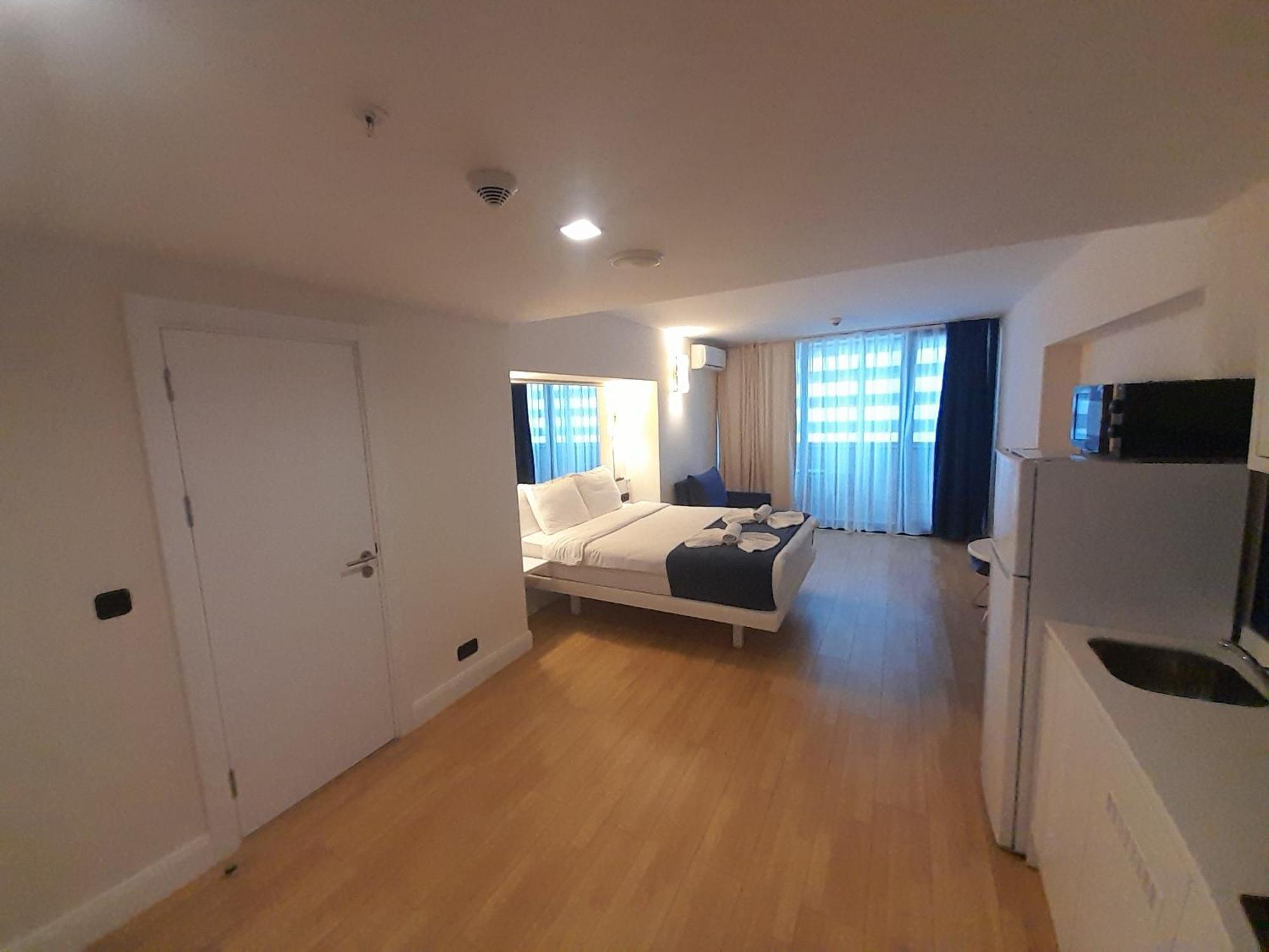 Smart Aparthotel Orbi City Batumi Bagian luar foto