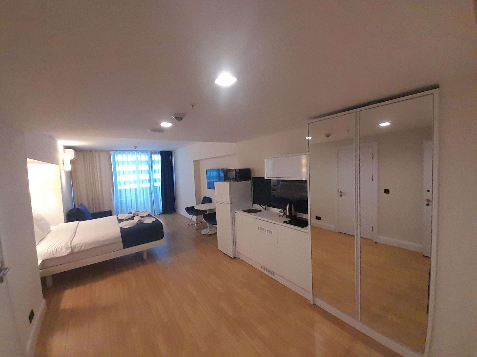 Smart Aparthotel Orbi City Batumi Bagian luar foto