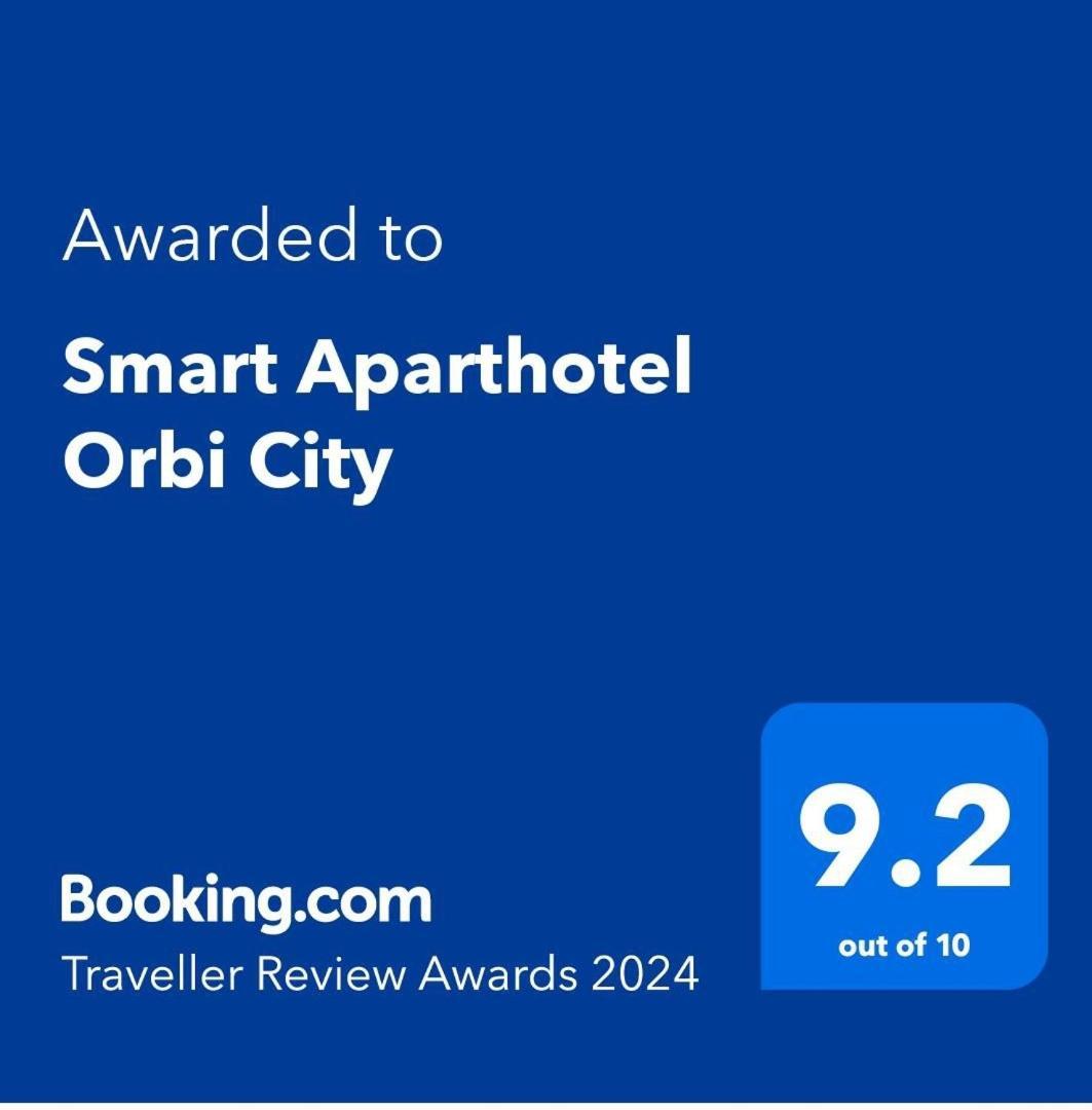 Smart Aparthotel Orbi City Batumi Bagian luar foto