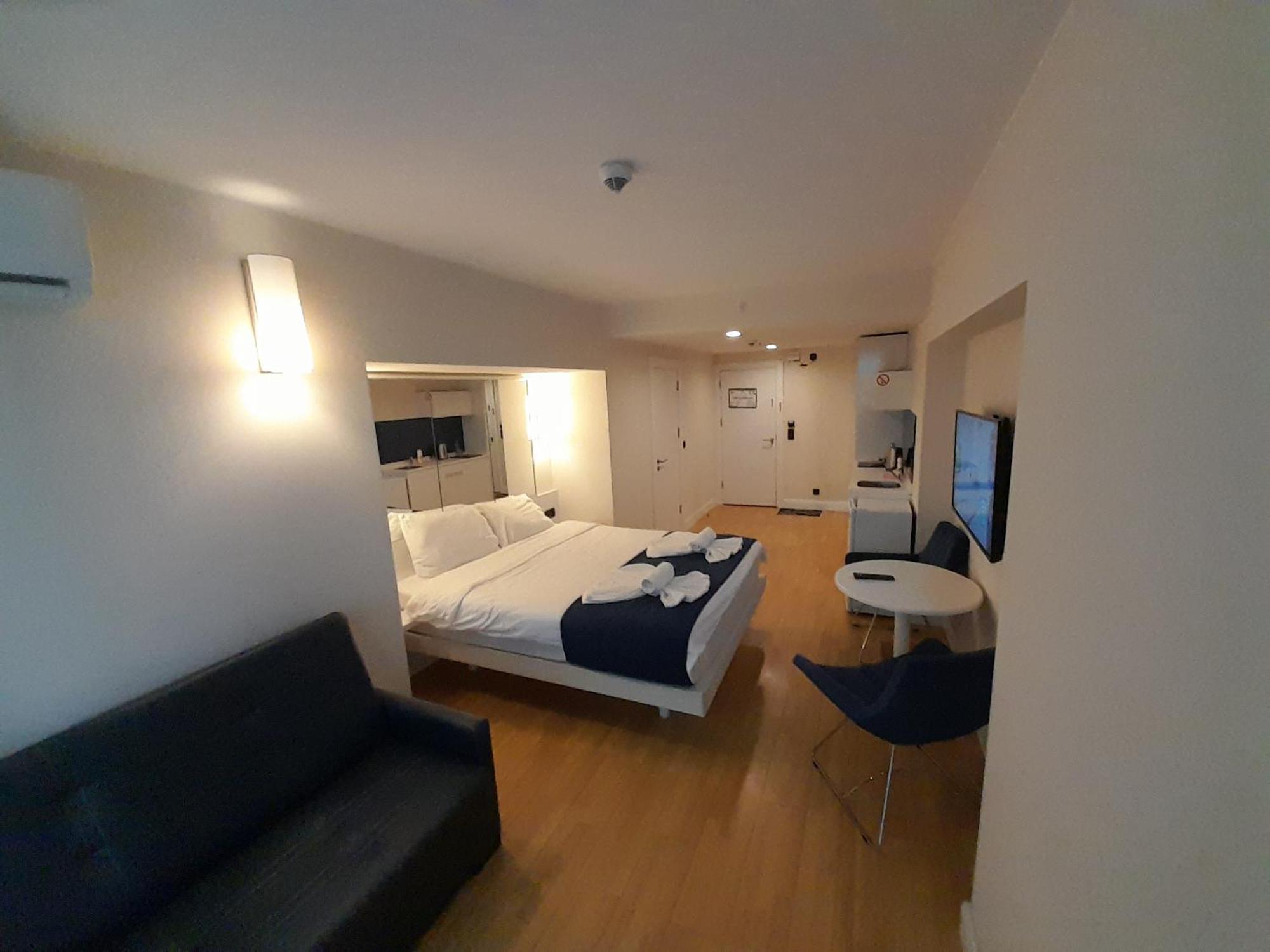 Smart Aparthotel Orbi City Batumi Ruang foto