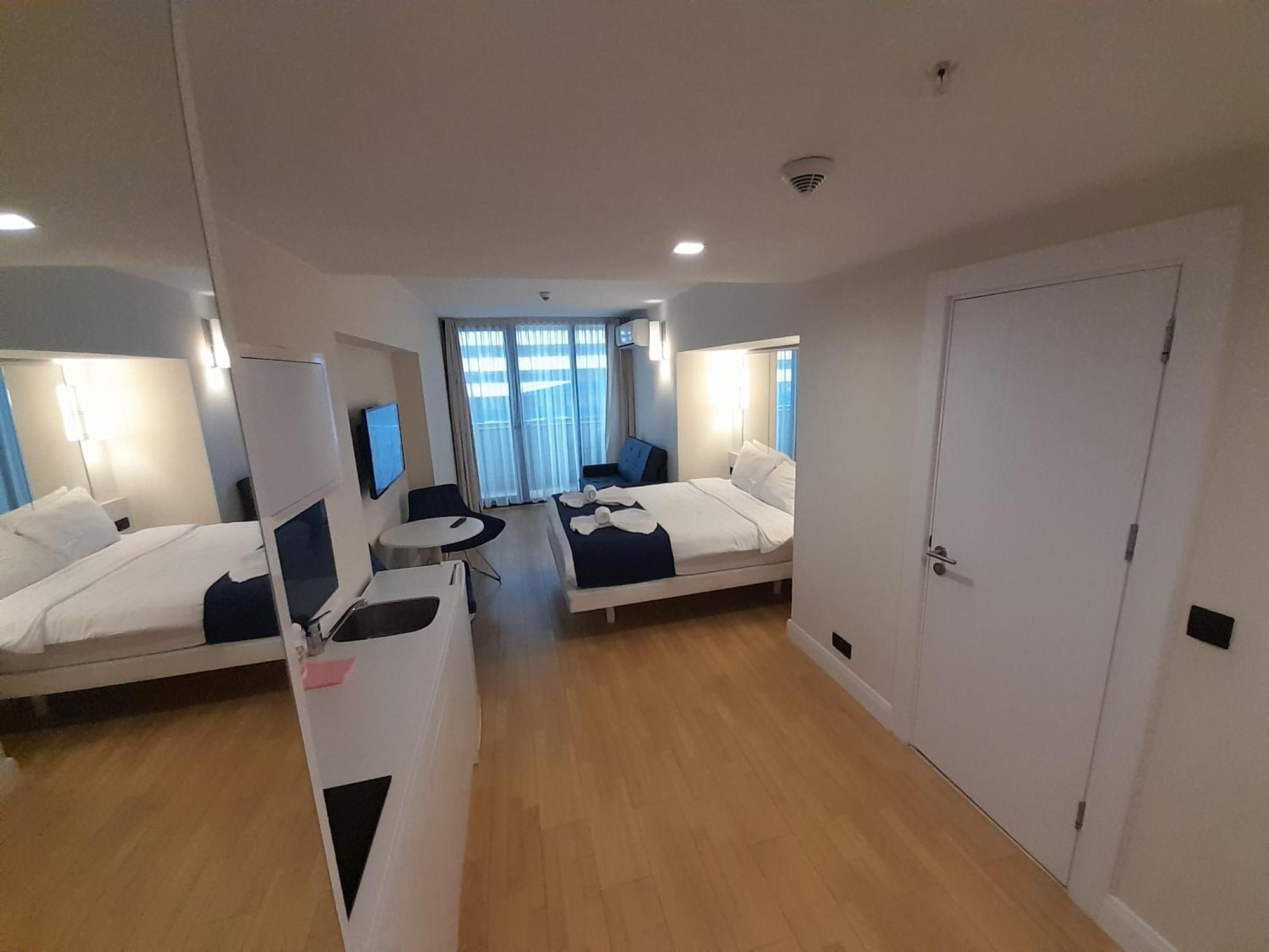 Smart Aparthotel Orbi City Batumi Ruang foto